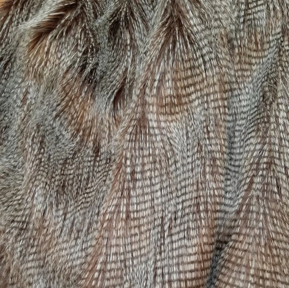 *Anna Ricci Faux Fur Throw 50" x 60" Brown